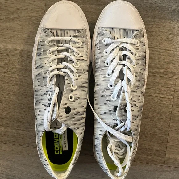 Converse Chuck Taylor II White Sneakers size 11 - Picture 1 of 5